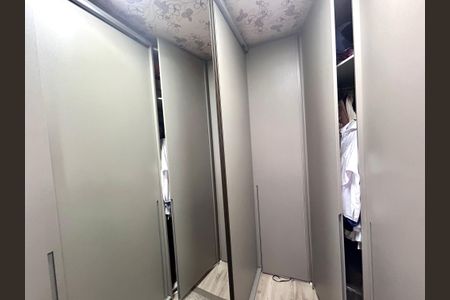 Apartamento à venda com 140m², 3 quartos e 4 vagas Apartamento à venda com 140m², 3 quartos e 4 vagasQuarto de Serviço