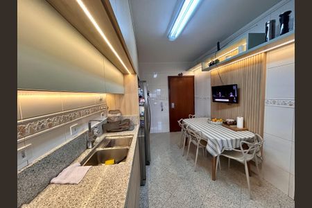 Apartamento à venda com 140m², 3 quartos e 4 vagas Apartamento à venda com 140m², 3 quartos e 4 vagasCozinha