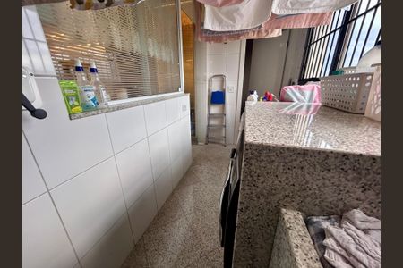 Apartamento à venda com 140m², 3 quartos e 4 vagas Apartamento à venda com 140m², 3 quartos e 4 vagasÁrea de Serviço