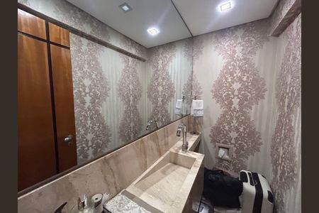 Apartamento à venda com 140m², 3 quartos e 4 vagas Apartamento à venda com 140m², 3 quartos e 4 vagasLavabo