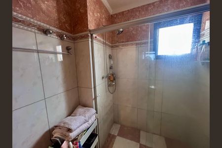 Apartamento à venda com 140m², 3 quartos e 4 vagas Apartamento à venda com 140m², 3 quartos e 4 vagasBanheiro da Suíte