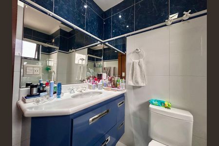 Apartamento à venda com 140m², 3 quartos e 4 vagas Apartamento à venda com 140m², 3 quartos e 4 vagasBanheiro