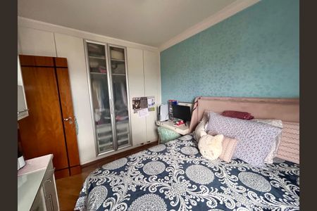 Apartamento à venda com 140m², 3 quartos e 4 vagas Apartamento à venda com 140m², 3 quartos e 4 vagasQuarto 1