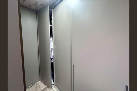 Apartamento à venda com 140m², 3 quartos e 4 vagas Apartamento à venda com 140m², 3 quartos e 4 vagasQuarto de Serviço