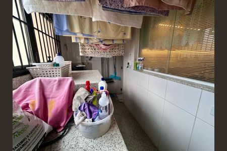Apartamento à venda com 140m², 3 quartos e 4 vagas Apartamento à venda com 140m², 3 quartos e 4 vagasÁrea de Serviço