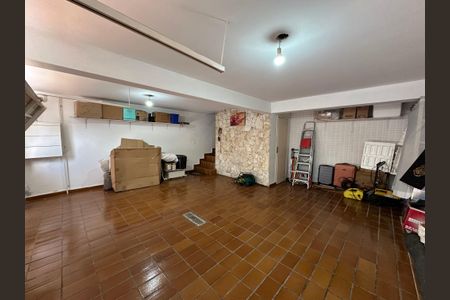 Casa à venda com 192m², 4 quartos e 4 vagas Casa à venda com 192m², 4 quartos e 4 vagasGaragem
