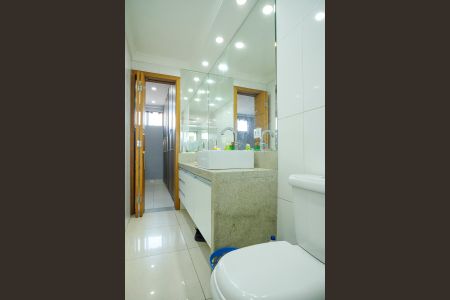 Casa à venda com 458m², 2 quartos e 2 vagasBanheiro da suíte 1