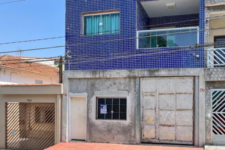 Casa à venda com 458m², 2 quartos e 2 vagasFachada + plaquinha