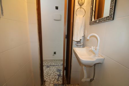 Casa à venda com 170m², 6 quartos e 2 vagasLavabo