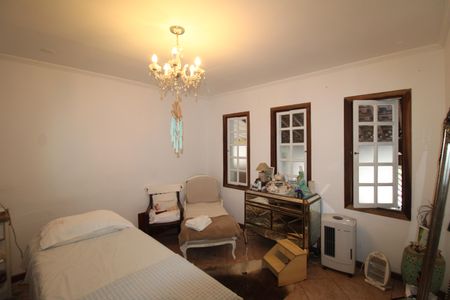 Casa à venda com 170m², 6 quartos e 2 vagasQuarto 1