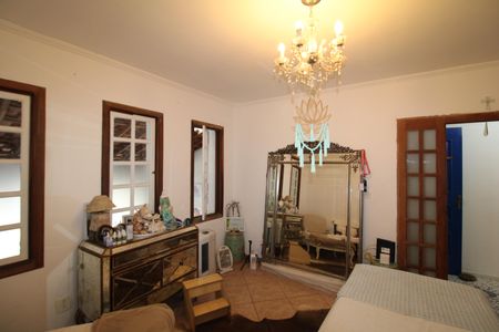 Casa à venda com 170m², 6 quartos e 2 vagasQuarto 1