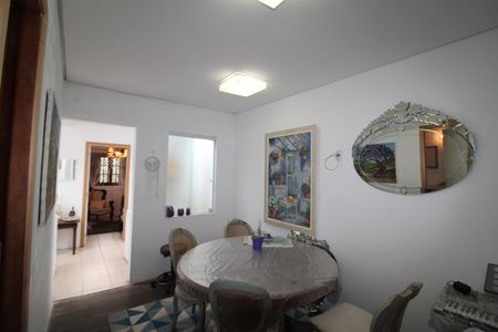 Casa à venda com 170m², 6 quartos e 2 vagas Suíte 3