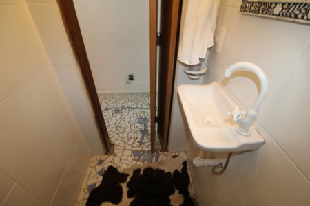 Casa à venda com 170m², 6 quartos e 2 vagasLavabo