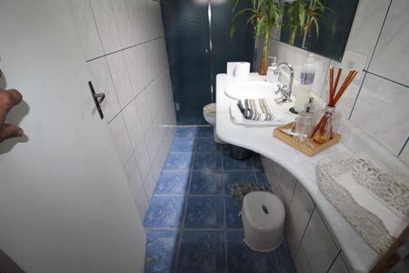 Casa à venda com 170m², 6 quartos e 2 vagasBanheiro da Suíte 2