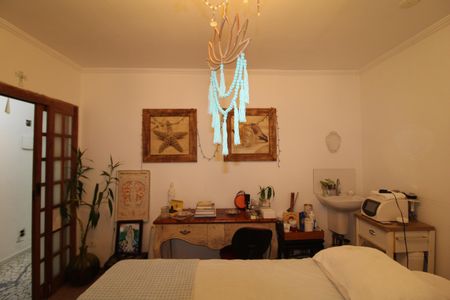 Casa à venda com 170m², 6 quartos e 2 vagasQuarto 1