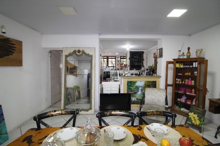 Casa à venda com 170m², 6 quartos e 2 vagasSala