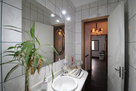 Casa à venda com 170m², 6 quartos e 2 vagasBanheiro da Suíte 2