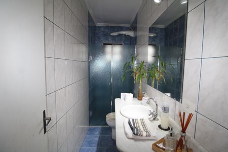 Casa à venda com 170m², 6 quartos e 2 vagasBanheiro da Suíte 2