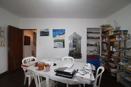 Casa à venda com 170m², 6 quartos e 2 vagasSuíte 2