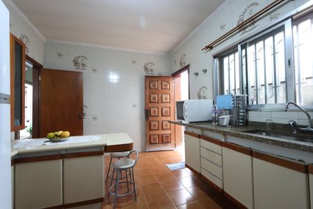 Casa à venda com 338m², 3 quartos e 8 vagasCozinha