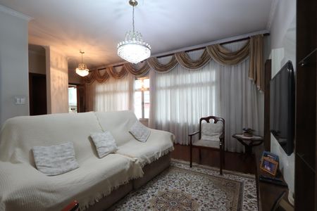 Casa à venda com 338m², 3 quartos e 8 vagasSala