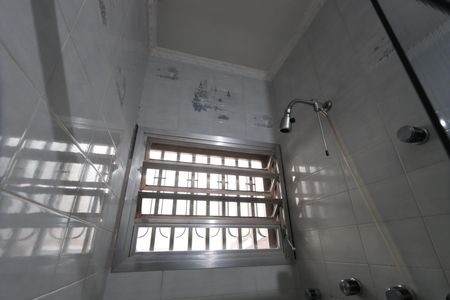 Casa à venda com 338m², 3 quartos e 8 vagasBanheiro da Suíte 3