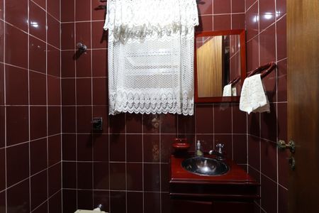 Casa à venda com 338m², 3 quartos e 8 vagasLavabo