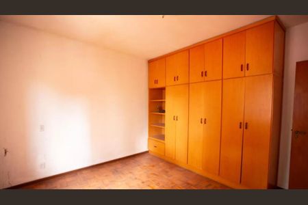Casa à venda com 470m², 3 quartos e 6 vagas Casa à venda com 470m², 3 quartos e 6 vagasFoto 04