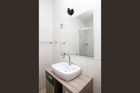 Banheiro de apartamento para alugar com 1 quarto, 32m² em Partenon, Porto Alegre