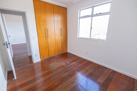 Apartamento à venda com 190m², 4 quartos e 2 vagasquarto 2