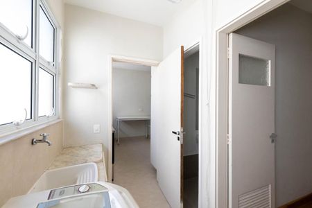 Apartamento à venda com 134m², 3 quartos e 1 vagaÁrea de Serviço