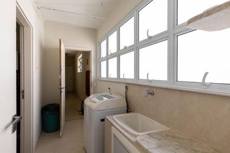 Apartamento à venda com 134m², 3 quartos e 1 vagaÁrea de Serviço