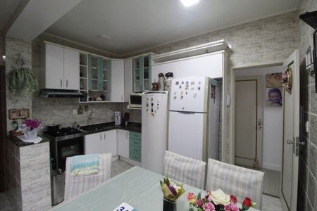 Apartamento à venda com 106m², 3 quartos e sem vagaCozinha