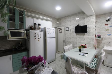 Apartamento à venda com 106m², 3 quartos e sem vagaCozinha