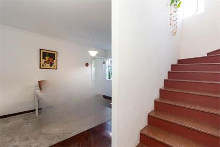 Casa de condomínio à venda com 185m², 3 quartos e 2 vagas