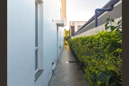 Casa de condomínio à venda com 185m², 3 quartos e 2 vagas