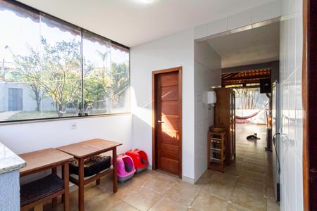 Casa para alugar com 1000m², 4 quartos e 6 vagasÁrea de serviço