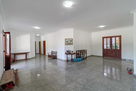 Casa para alugar com 1000m², 4 quartos e 6 vagasSala 1