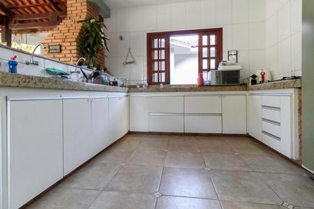 Casa para alugar com 1000m², 4 quartos e 6 vagasCozinha