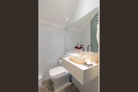 Casa à venda com 400m², 2 quartos e 2 vagasLavabo