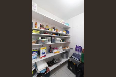 Casa à venda com 400m², 2 quartos e 2 vagasDespensa