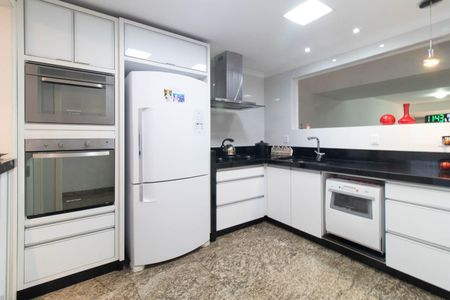 Casa à venda com 400m², 2 quartos e 2 vagasCozinha