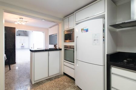 Casa à venda com 400m², 2 quartos e 2 vagasCozinha