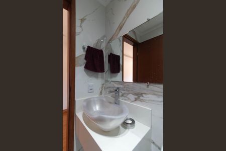 Casa à venda com 400m², 2 quartos e 2 vagasBanheiro