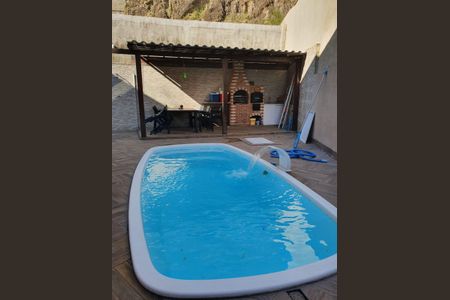 Casa de condomínio à venda com 230m², 3 quartos e 1 vaga