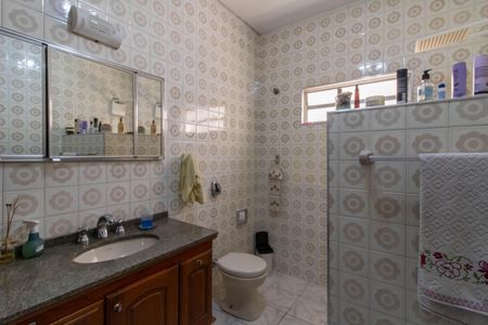 Casa à venda com 292m², 3 quartos e 2 vagas Casa à venda com 292m², 3 quartos e 2 vagasBanheiro 2