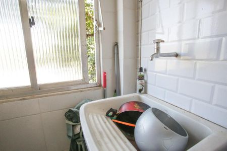 Apartamento à venda com 65m², 2 quartos e 1 vagaÁrea de Serviço