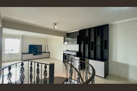 Sala de TV de apartamento para alugar com 3 quartos, 250m² em Sumaré, São Paulo