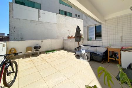 Apartamento à venda com 160m², 3 quartos e 3 vagas Apartamento à venda com 160m², 3 quartos e 3 vagasVaranda