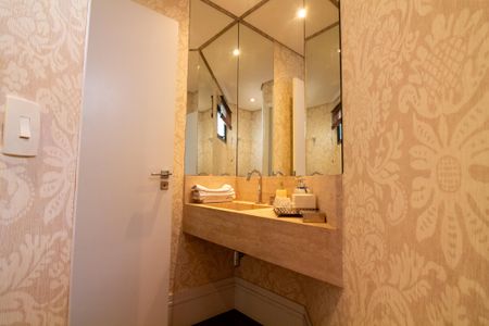 Apartamento à venda com 216m², 4 quartos e 2 vagas Apartamento à venda com 216m², 4 quartos e 2 vagasLavabo